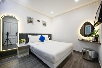 高级特大床房 — Ruby Saigon Hotel - Ben Thanh